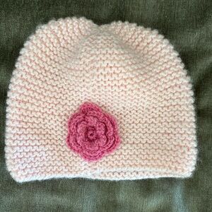 Knit hat with flower
